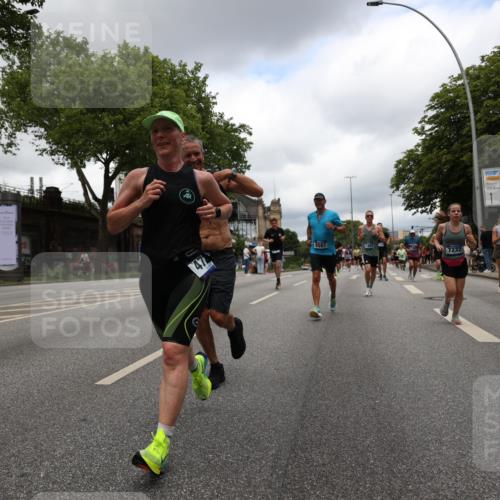 29.06.2025 - hella hamburg halbmarathon Yannick Fuchs http://msf.ph/oto/8234068 29.06.2025 10:47:01 20KM 1258, 1482, 1683, 2111, 2208, 2346, 2910, 3334, 3399, 3999, 4065, 4419, 4587, 4726, 5077, 5169, 5194, 5607, 5907, 6198, 6897, 7232, 7383, 7509, 8273, 8361, 8587, 8651, 8955, 9065, 9163, 10529, 10724, 11217, 11588, 11589, 11604, 11689, 12155, 12482, 12910, 14805, 15430, 15681, 15980, 16467, 16929, 17710, 18249, 18331, 18720, 18901, 19208, 19244 meine-sportfotos.de