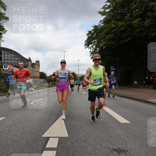 29.06.2025 - hella hamburg halbmarathon Yannick Fuchs http://msf.ph/oto/8234106 29.06.2025 10:34:23 20KM 1358, 1975, 2044, 2563, 2573, 2972, 3547, 3626, 4381, 4398, 4565, 4766, 4888, 5752, 6149, 8319, 8346, 8574, 8933, 9116, 9540, 11284, 11714, 11806, 12046, 12091, 12335, 12372, 13190, 14077, 14272, 14699, 15336, 15421, 15435, 15744, 15828, 17425, 17668, 17792, 17916, 17973, 18013, 18154, 18803 meine-sportfotos.de