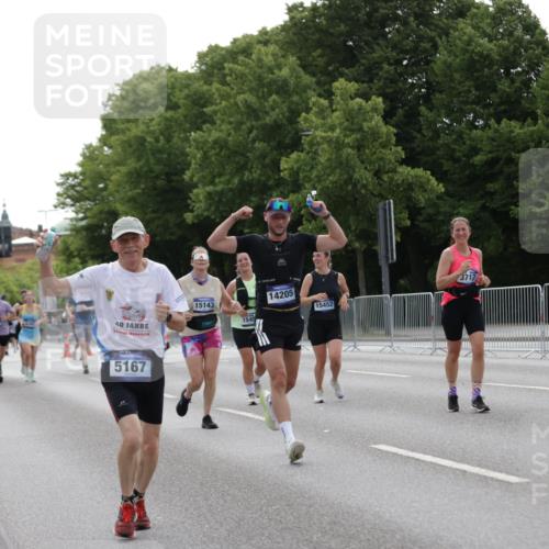 29.06.2025 - hella hamburg halbmarathon Jannik Wohlers http://msf.ph/oto/8234124 29.06.2025 10:28:28 Lombardsbrücke 1518, 1557, 1869, 3717, 4161, 4362, 4700, 4834, 4982, 5167, 5249, 5250, 6102, 7169, 10068, 12442, 14205, 15143, 15256, 15452, 15453, 16643 meine-sportfotos.de