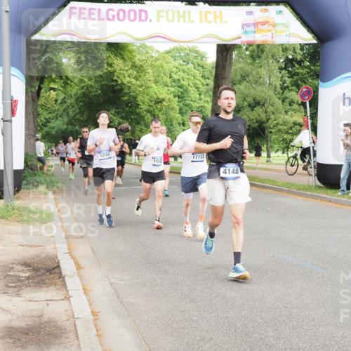 29.06.2025 - hella hamburg halbmarathon MichiJ http://msf.ph/oto/8234173 29.06.2025 10:26:52 Zwischen KM18-KM19 2262, 2296, 4148, 5248, 8002, 11423, 12900, 14274, 17722 meine-sportfotos.de