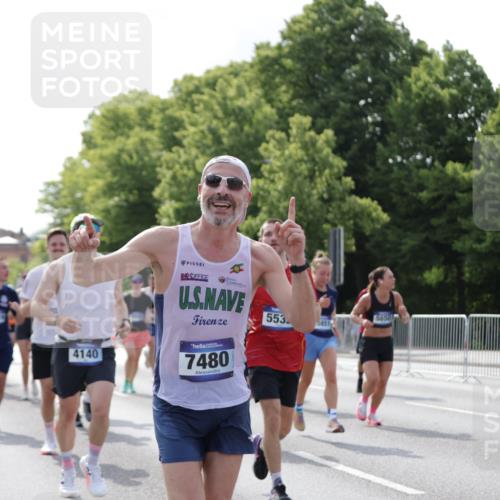 29.06.2025 - hella hamburg halbmarathon Jannik Wohlers http://msf.ph/oto/8234241 29.06.2025 09:53:18 Lombardsbrücke 2270, 2516, 2890, 2937, 3004, 3186, 3414, 4140, 4247, 4949, 5115, 5362, 5460, 5532, 5650, 6071, 6282, 6388, 6575, 6903, 7385, 7448, 7480, 8023, 9030, 9200, 9626, 9633, 9723, 9965, 10792, 11077, 12271, 13009, 13223, 13225, 13667, 14034, 14200, 14262, 14464, 14618, 14619, 14764, 15851, 16084, 16549, 16624, 16677, 16766, 17032, 17376, 17384, 17748, 17960, 18066, 18249, 18638, 18678, 18718, 18873, 18922 meine-sportfotos.de