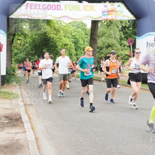 29.06.2025 - hella hamburg halbmarathon MichiJ http://msf.ph/oto/8234265 29.06.2025 10:49:52 Zwischen KM18-KM19 1126, 1254, 1334, 1573, 1722, 1724, 1881, 3001, 4370, 4665, 5734, 8822, 9718, 10214, 13528, 15093, 15252, 17757, 18028, 18717 meine-sportfotos.de