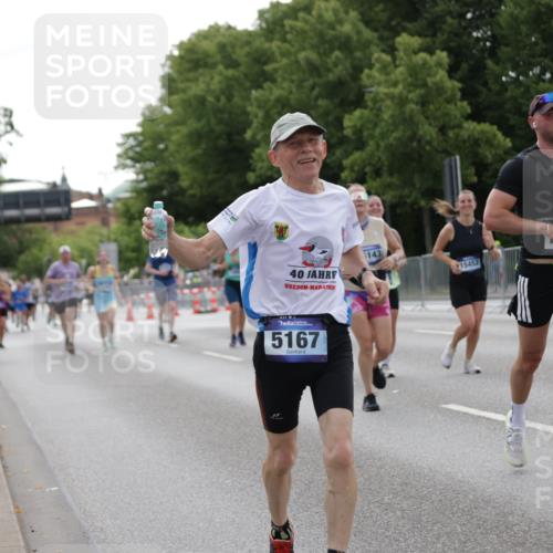 29.06.2025 - hella hamburg halbmarathon Jannik Wohlers http://msf.ph/oto/8234272 29.06.2025 10:28:29 Lombardsbrücke 1518, 1557, 1869, 3717, 4161, 4362, 4700, 4834, 4982, 5167, 5249, 5250, 7169, 10068, 12442, 14205, 15143, 15256, 15452, 15453, 16643 meine-sportfotos.de