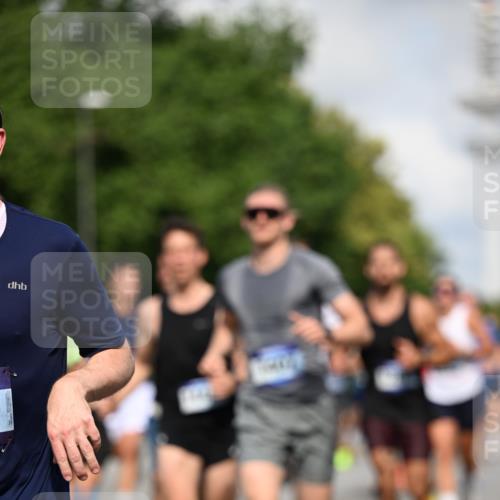 29.06.2025 - hella hamburg halbmarathon Dr. Thomas Lammeyer http://msf.ph/oto/8234302 29.06.2025 09:50:33 Kennedybrücke 1002, 1396, 1407, 1411, 1910, 1959, 2228, 2563, 2836, 2851, 3790, 3935, 4246, 4740, 5193, 6032, 6305, 6473, 6915, 7080, 7622, 7831, 7867, 7972, 8366, 9376, 9508, 10771, 11055, 11370 meine-sportfotos.de