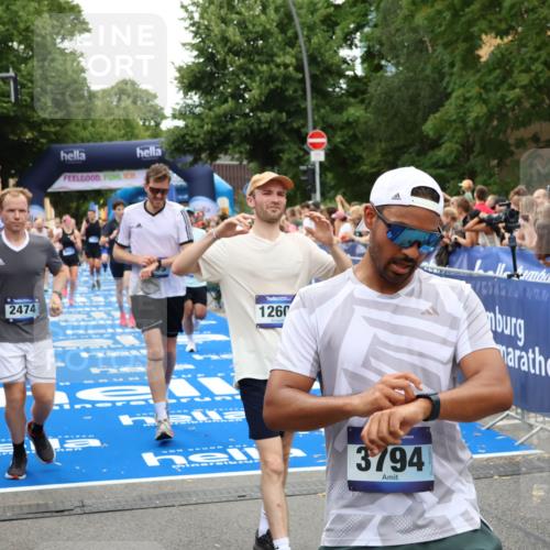 29.06.2025 - hella hamburg halbmarathon Zöllner http://msf.ph/oto/8234303 29.06.2025 10:54:40 Ziel 1125, 2474, 3310, 5259, 7478, 8798, 9012, 10040, 10368, 10376, 12489, 12607, 15389, 15584, 17765, 19000 meine-sportfotos.de
