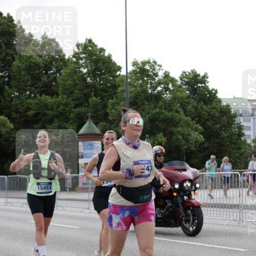 29.06.2025 - hella hamburg halbmarathon Jannik Wohlers http://msf.ph/oto/8234334 29.06.2025 10:28:31 Lombardsbrücke 1518, 1557, 1869, 3717, 4161, 4362, 4834, 4982, 5167, 5249, 5250, 7169, 10068, 12099, 12442, 14205, 15143, 15256, 15452, 15453, 16643 meine-sportfotos.de