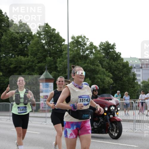 29.06.2025 - hella hamburg halbmarathon Jannik Wohlers http://msf.ph/oto/8234345 29.06.2025 10:28:31 Lombardsbrücke 1518, 1557, 1869, 3717, 4161, 4362, 4834, 4982, 5167, 5249, 5250, 7169, 10068, 12099, 12442, 14205, 15143, 15256, 15452, 15453, 16643 meine-sportfotos.de