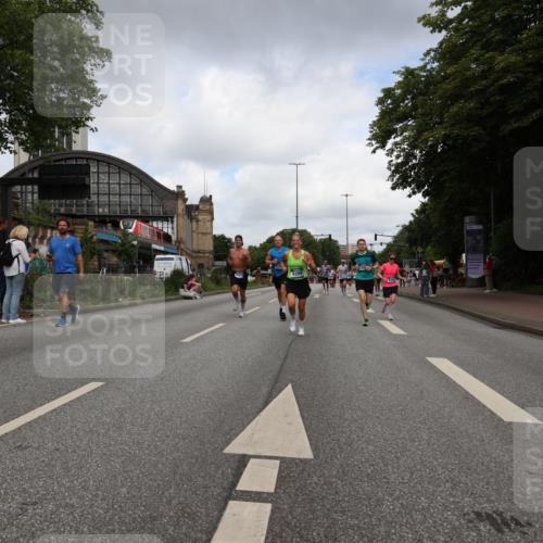 29.06.2025 - hella hamburg halbmarathon Yannick Fuchs http://msf.ph/oto/8234532 29.06.2025 10:34:25 20KM 1358, 1975, 2044, 2573, 2972, 3547, 3626, 4381, 4398, 4565, 4766, 4888, 5752, 6149, 8319, 8346, 8574, 8933, 9116, 9540, 11284, 11714, 11806, 12046, 12091, 12372, 13190, 14077, 14272, 14699, 15421, 15435, 15828, 17425, 17668, 17792, 17916, 17973, 18013, 18154, 18803 meine-sportfotos.de