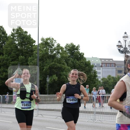29.06.2025 - hella hamburg halbmarathon Jannik Wohlers http://msf.ph/oto/8234564 29.06.2025 10:28:32 Lombardsbrücke 1518, 1557, 1869, 3717, 4161, 4362, 4834, 4982, 5167, 5249, 5250, 7169, 10068, 12099, 12442, 14205, 15143, 15452, 15453 meine-sportfotos.de