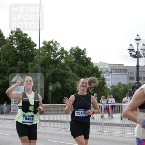29.06.2025 - hella hamburg halbmarathon Jannik Wohlers http://msf.ph/oto/8234578 29.06.2025 10:28:32 Lombardsbrücke 1518, 1557, 1869, 3717, 4161, 4362, 4834, 4982, 5167, 5249, 5250, 7169, 10068, 12099, 12442, 14205, 15143, 15452, 15453 meine-sportfotos.de