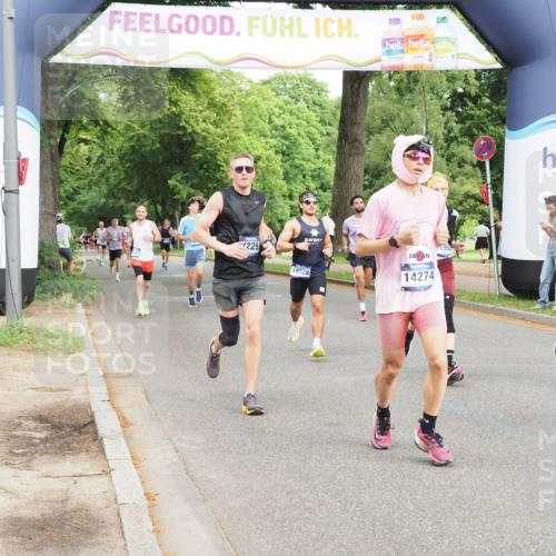 29.06.2025 - hella hamburg halbmarathon MichiJ http://msf.ph/oto/8234588 29.06.2025 10:26:55 Zwischen KM18-KM19 1042, 2262, 2296, 4148, 5248, 7229, 8002, 11952, 14274, 15888, 17722 meine-sportfotos.de