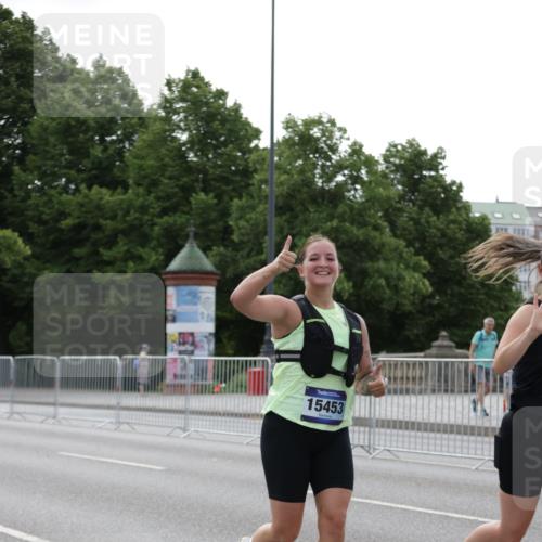 29.06.2025 - hella hamburg halbmarathon Jannik Wohlers http://msf.ph/oto/8234626 29.06.2025 10:28:32 Lombardsbrücke 1518, 1557, 1869, 3717, 4161, 4362, 4834, 4982, 5167, 5249, 5250, 7169, 10068, 12099, 12442, 14205, 15143, 15452, 15453 meine-sportfotos.de