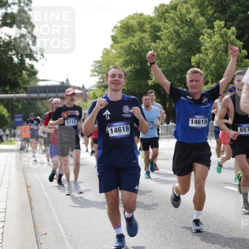 29.06.2025 - hella hamburg halbmarathon Jannik Wohlers http://msf.ph/oto/8234637 29.06.2025 09:53:20 Lombardsbrücke 2270, 2516, 2823, 2890, 2937, 3004, 3186, 3414, 4140, 4247, 4949, 5115, 5362, 5532, 5650, 6071, 6309, 6388, 6575, 6903, 7385, 7448, 7480, 8023, 8269, 9030, 9626, 9633, 9723, 9965, 10792, 11077, 12271, 13009, 13223, 13225, 13554, 13667, 14262, 14618, 14619, 14764, 15026, 15611, 15851, 16084, 16475, 16549, 16624, 16677, 16766, 17032, 17033, 17376, 17384, 17748, 17960, 18066, 18249, 18638, 18678, 18718, 18790, 18873, 18922 meine-sportfotos.de
