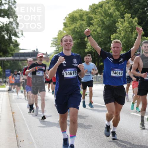 29.06.2025 - hella hamburg halbmarathon Jannik Wohlers http://msf.ph/oto/8234733 29.06.2025 09:53:20 Lombardsbrücke 2270, 2516, 2823, 2890, 2937, 3004, 3186, 3414, 4140, 4247, 4949, 5115, 5362, 5532, 5650, 6071, 6309, 6388, 6575, 6903, 7385, 7448, 7480, 8023, 8269, 9030, 9626, 9633, 9723, 9965, 10792, 11077, 12271, 13009, 13223, 13225, 13554, 13667, 14262, 14618, 14619, 14764, 15026, 15611, 15851, 16084, 16475, 16549, 16624, 16677, 16766, 17032, 17033, 17376, 17384, 17748, 17960, 18066, 18249, 18638, 18678, 18718, 18790, 18873, 18922 meine-sportfotos.de