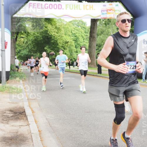 29.06.2025 - hella hamburg halbmarathon MichiJ http://msf.ph/oto/8234770 29.06.2025 10:26:57 Zwischen KM18-KM19 1042, 2262, 2296, 4148, 5248, 6684, 7229, 11952, 14274, 14992, 15888, 17722, 18276, 18529 meine-sportfotos.de