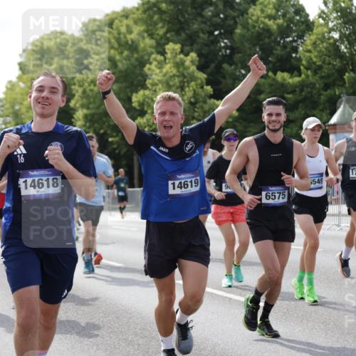 29.06.2025 - hella hamburg halbmarathon Jannik Wohlers http://msf.ph/oto/8234804 29.06.2025 09:53:21 Lombardsbrücke 2270, 2516, 2823, 2890, 2937, 3004, 3186, 3414, 4140, 4247, 4949, 5115, 5362, 5532, 5650, 6071, 6309, 6388, 6575, 6903, 7385, 7448, 7480, 8023, 8269, 9030, 9626, 9633, 9723, 9965, 10792, 11077, 12271, 13223, 13225, 13554, 13667, 14262, 14618, 14619, 14764, 15026, 15611, 15851, 16084, 16136, 16466, 16475, 16549, 16624, 16625, 16677, 16766, 17032, 17033, 17376, 17384, 17748, 17960, 18066, 18249, 18638, 18678, 18718, 18790, 18873, 18922 meine-sportfotos.de