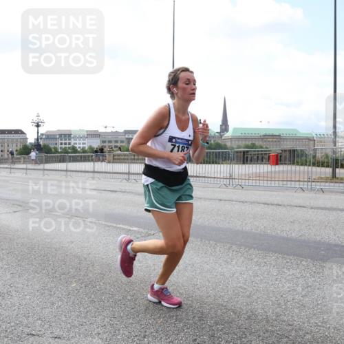 29.06.2025 - hella hamburg halbmarathon Lena Gebhardt http://msf.ph/oto/8234828 29.06.2025 10:09:25 Lombardsbrücke 1147, 1188, 1456, 1483, 1513, 1823, 1838, 2978, 4859, 5806, 5885, 6674, 7187, 7453, 8090, 9297, 9718, 9988, 10194, 10819, 11067, 11496, 12156, 12509, 12862, 13210, 13592, 13660, 14736, 15697, 16688, 16918, 17347, 18505, 18726, 18727, 19166 meine-sportfotos.de