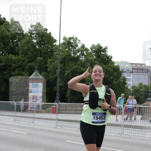 29.06.2025 - hella hamburg halbmarathon Jannik Wohlers http://msf.ph/oto/8234845 29.06.2025 10:28:33 Lombardsbrücke 1518, 1557, 1869, 3717, 4161, 4362, 4834, 4982, 5167, 5249, 5250, 7169, 10068, 12099, 12442, 14205, 15143, 15452, 15453 meine-sportfotos.de