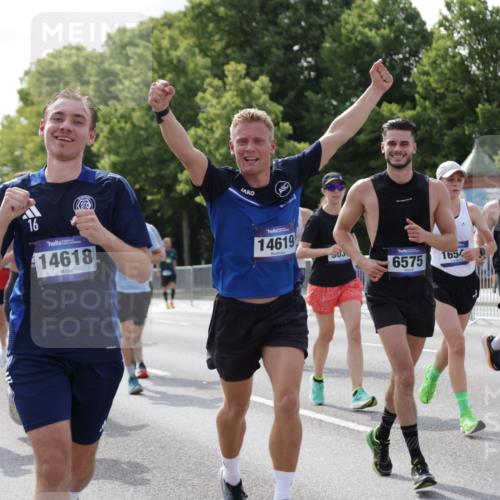 29.06.2025 - hella hamburg halbmarathon Jannik Wohlers http://msf.ph/oto/8234873 29.06.2025 09:53:21 Lombardsbrücke 2270, 2516, 2823, 2890, 2937, 3004, 3186, 3414, 4140, 4247, 4949, 5115, 5362, 5532, 5650, 6071, 6309, 6388, 6575, 6903, 7385, 7448, 7480, 8023, 8269, 9030, 9626, 9633, 9723, 9965, 10792, 11077, 12271, 13223, 13225, 13554, 13667, 14262, 14618, 14619, 14764, 15026, 15611, 15851, 16084, 16136, 16466, 16475, 16549, 16624, 16625, 16677, 16766, 17032, 17033, 17376, 17384, 17748, 17960, 18066, 18249, 18638, 18678, 18718, 18790, 18873, 18922 meine-sportfotos.de