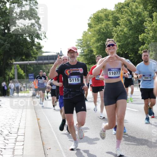 29.06.2025 - hella hamburg halbmarathon Jannik Wohlers http://msf.ph/oto/8234911 29.06.2025 09:53:22 Lombardsbrücke 2270, 2516, 2823, 2890, 2937, 3004, 3186, 3414, 4140, 4247, 4949, 5115, 5362, 5532, 5650, 6309, 6388, 6575, 6903, 7167, 7385, 7448, 7480, 8023, 8269, 9030, 9043, 9626, 9633, 9723, 9965, 10792, 11077, 11936, 12271, 13223, 13225, 13554, 13667, 14262, 14618, 14619, 14764, 15026, 15611, 15851, 16084, 16136, 16466, 16475, 16549, 16624, 16625, 16677, 16766, 17032, 17033, 17376, 17384, 18066, 18249, 18638, 18678, 18718, 18790, 18873, 18922 meine-sportfotos.de