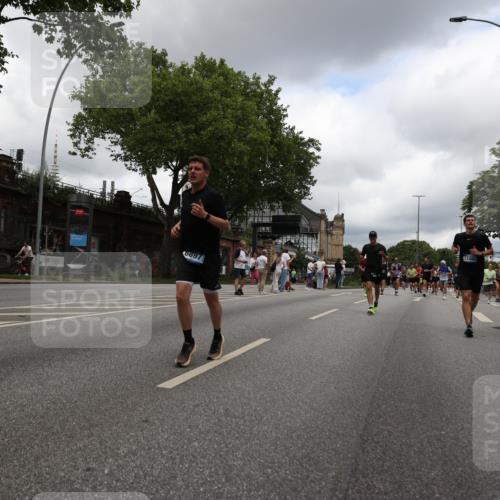 29.06.2025 - hella hamburg halbmarathon Yannick Fuchs http://msf.ph/oto/8234939 29.06.2025 10:47:03 20KM 1258, 1482, 1683, 2074, 2208, 2346, 2910, 3059, 3334, 3399, 3999, 4065, 4419, 4587, 4726, 5077, 5607, 5907, 6198, 6897, 7232, 7383, 7509, 8273, 8361, 8587, 8651, 8955, 9065, 9163, 9537, 10529, 10724, 11217, 11588, 11589, 11604, 11689, 11992, 12155, 12482, 12875, 12910, 14805, 15430, 15681, 15980, 16467, 17710, 18249, 18720, 18901, 19208, 19244 meine-sportfotos.de