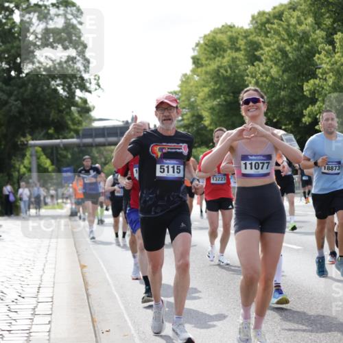 29.06.2025 - hella hamburg halbmarathon Jannik Wohlers http://msf.ph/oto/8234943 29.06.2025 09:53:22 Lombardsbrücke 2270, 2516, 2823, 2890, 2937, 3004, 3186, 3414, 4140, 4247, 4949, 5115, 5362, 5532, 5650, 6309, 6388, 6575, 6903, 7167, 7385, 7448, 7480, 8023, 8269, 9030, 9043, 9626, 9633, 9723, 9965, 10792, 11077, 11936, 12271, 13223, 13225, 13554, 13667, 14262, 14618, 14619, 14764, 15026, 15611, 15851, 16084, 16136, 16466, 16475, 16549, 16624, 16625, 16677, 16766, 17032, 17033, 17376, 17384, 18066, 18249, 18638, 18678, 18718, 18790, 18873, 18922 meine-sportfotos.de