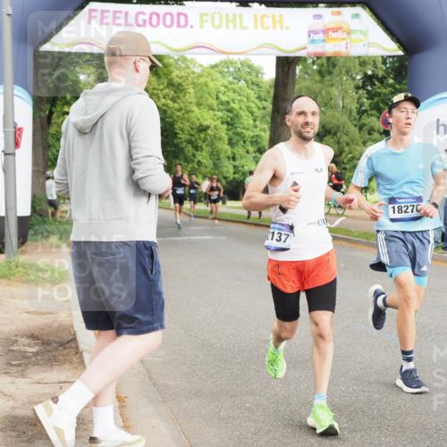 29.06.2025 - hella hamburg halbmarathon MichiJ http://msf.ph/oto/8235103 29.06.2025 10:26:59 Zwischen KM18-KM19 1042, 2262, 5248, 6684, 7229, 11952, 12137, 14274, 14992, 15888, 17722, 18276, 18529 meine-sportfotos.de