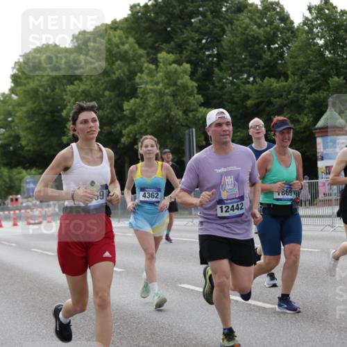 29.06.2025 - hella hamburg halbmarathon Jannik Wohlers http://msf.ph/oto/8235109 29.06.2025 10:28:35 Lombardsbrücke 1518, 1557, 1869, 3717, 4161, 4362, 4834, 4982, 5167, 5249, 7169, 12099, 12442, 14205, 15143, 15452, 15453 meine-sportfotos.de