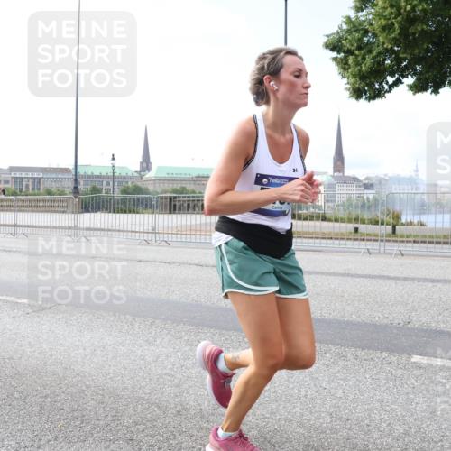 29.06.2025 - hella hamburg halbmarathon Lena Gebhardt http://msf.ph/oto/8235133 29.06.2025 10:09:25 Lombardsbrücke 1147, 1188, 1456, 1483, 1513, 1823, 1838, 2978, 4859, 5806, 5885, 6674, 7187, 7453, 8090, 9297, 9718, 9988, 10194, 10819, 11067, 11496, 12156, 12509, 12862, 13210, 13592, 13660, 14736, 15697, 16688, 16918, 17347, 18505, 18726, 18727, 19166 meine-sportfotos.de