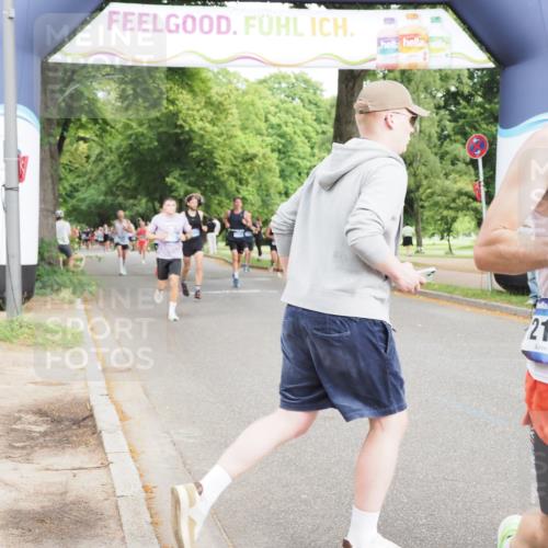 29.06.2025 - hella hamburg halbmarathon MichiJ http://msf.ph/oto/8235137 29.06.2025 10:27:00 Zwischen KM18-KM19 1042, 2262, 5248, 6684, 7229, 11952, 12137, 14274, 14992, 15888, 17722, 18276, 18529 meine-sportfotos.de
