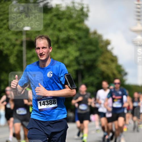 29.06.2025 - hella hamburg halbmarathon Dr. Thomas Lammeyer http://msf.ph/oto/8235145 29.06.2025 09:50:37 Kennedybrücke 1002, 1396, 1407, 1411, 1910, 1959, 2228, 2563, 2836, 2851, 3790, 3935, 4246, 4740, 6032, 6305, 6473, 6915, 7080, 7622, 7831, 7867, 7972, 8366, 9376, 9508, 10771, 11055, 11370 meine-sportfotos.de