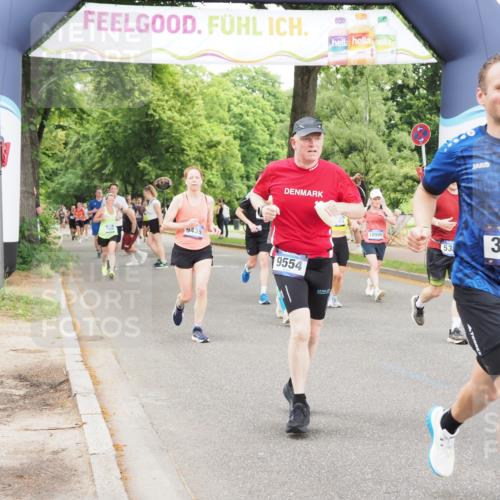 29.06.2025 - hella hamburg halbmarathon MichiJ http://msf.ph/oto/8235189 29.06.2025 10:49:57 Zwischen KM18-KM19 1254, 1334, 1464, 1573, 1881, 2683, 3001, 3921, 4538, 5384, 9439, 9554, 9718, 10705, 12004, 13503, 14135, 15252, 16808, 17757, 18999 meine-sportfotos.de