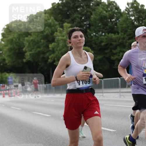 29.06.2025 - hella hamburg halbmarathon Jannik Wohlers http://msf.ph/oto/8235212 29.06.2025 10:28:36 Lombardsbrücke 1518, 1869, 2688, 3717, 4161, 4362, 4834, 4982, 5167, 7169, 12099, 12442, 14205, 15143, 15452, 15453 meine-sportfotos.de