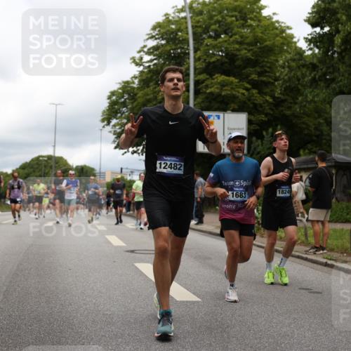 29.06.2025 - hella hamburg halbmarathon Yannick Fuchs http://msf.ph/oto/8235223 29.06.2025 10:47:05 20KM 1258, 1482, 1499, 1683, 1783, 2074, 2099, 2208, 2346, 2910, 3059, 3334, 3399, 3999, 4065, 4419, 4587, 4635, 4726, 5077, 5607, 5907, 6198, 6628, 6897, 7232, 7383, 7509, 8273, 8361, 8587, 8651, 8955, 9065, 9163, 9537, 10724, 11217, 11588, 11589, 11604, 11689, 11992, 12155, 12482, 12875, 12910, 14323, 14805, 15179, 15430, 15681, 15980, 16467, 16986, 17710, 18249, 18720, 18901, 19208, 19244 meine-sportfotos.de