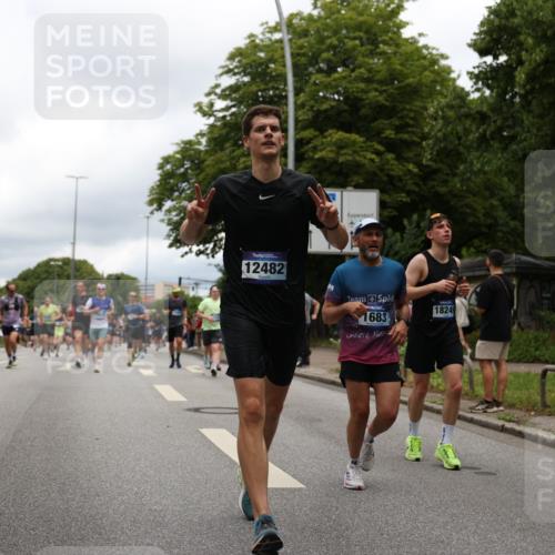 29.06.2025 - hella hamburg halbmarathon Yannick Fuchs http://msf.ph/oto/8235262 29.06.2025 10:47:05 20KM 1258, 1482, 1499, 1683, 1783, 2074, 2099, 2208, 2346, 2910, 3059, 3334, 3399, 3999, 4065, 4419, 4587, 4635, 4726, 5077, 5607, 5907, 6198, 6628, 6897, 7232, 7383, 7509, 8273, 8361, 8587, 8651, 8955, 9065, 9163, 9537, 10724, 11217, 11588, 11589, 11604, 11689, 11992, 12155, 12482, 12875, 12910, 14323, 14805, 15179, 15430, 15681, 15980, 16467, 16986, 17710, 18249, 18720, 18901, 19208, 19244 meine-sportfotos.de