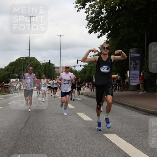 29.06.2025 - hella hamburg halbmarathon Yannick Fuchs http://msf.ph/oto/8235335 29.06.2025 10:34:29 20KM 1358, 1975, 2573, 2972, 3547, 3626, 4381, 4398, 4766, 4888, 5752, 6149, 6152, 7495, 7622, 8346, 8467, 8574, 8933, 9116, 9540, 11284, 11714, 11806, 12046, 12091, 12372, 13190, 14077, 14699, 15421, 15435, 15813, 15828, 16580, 17425, 17792, 17916, 17973, 18013, 18154 meine-sportfotos.de