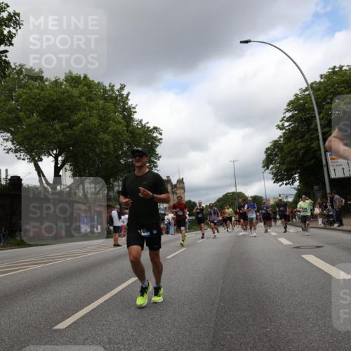 29.06.2025 - hella hamburg halbmarathon Yannick Fuchs http://msf.ph/oto/8235452 29.06.2025 10:47:05 20KM 1258, 1482, 1499, 1683, 1783, 2074, 2099, 2208, 2346, 2910, 3059, 3334, 3399, 3999, 4065, 4419, 4587, 4635, 4726, 5077, 5607, 5907, 6198, 6628, 6897, 7232, 7383, 7509, 8273, 8361, 8587, 8651, 8955, 9065, 9163, 9537, 10724, 11217, 11588, 11589, 11604, 11689, 11992, 12155, 12482, 12875, 12910, 14323, 14805, 15179, 15430, 15681, 15980, 16467, 16986, 17710, 18249, 18720, 18901, 19208, 19244 meine-sportfotos.de