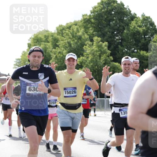 29.06.2025 - hella hamburg halbmarathon Jannik Wohlers http://msf.ph/oto/8235507 29.06.2025 09:53:27 Lombardsbrücke 1098, 2270, 2516, 2823, 2890, 2937, 3004, 4140, 4247, 4949, 5115, 5362, 5532, 5650, 6309, 6388, 6575, 7167, 7385, 7448, 7480, 7734, 8023, 8269, 9030, 9043, 9105, 9633, 10792, 11077, 11936, 12271, 13223, 13225, 13554, 13667, 14415, 14618, 14619, 14730, 14764, 15026, 15611, 15851, 16136, 16466, 16475, 16549, 16624, 16625, 16677, 16766, 17032, 17033, 17363, 17376, 17997, 18249, 18718, 18790, 18873, 19112 meine-sportfotos.de