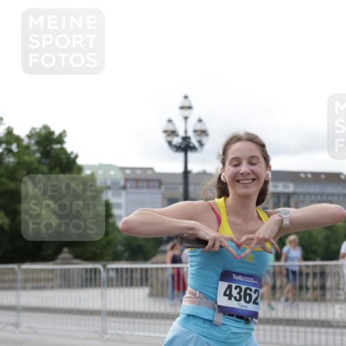29.06.2025 - hella hamburg halbmarathon Jannik Wohlers http://msf.ph/oto/8235517 29.06.2025 10:28:38 Lombardsbrücke 1869, 2688, 3717, 4161, 4362, 4834, 4982, 5167, 6345, 7169, 8048, 12099, 12404, 12442, 14205, 15143, 15452, 15453, 15952, 15955 meine-sportfotos.de