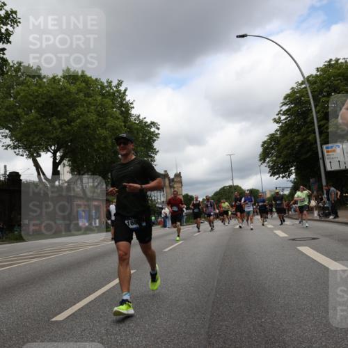 29.06.2025 - hella hamburg halbmarathon Yannick Fuchs http://msf.ph/oto/8235522 29.06.2025 10:47:05 20KM 1258, 1482, 1499, 1683, 1783, 2074, 2099, 2208, 2346, 2910, 3059, 3334, 3399, 3999, 4065, 4419, 4587, 4635, 4726, 5077, 5607, 5907, 6198, 6628, 6897, 7232, 7383, 7509, 8273, 8361, 8587, 8651, 8955, 9065, 9163, 9537, 10724, 11217, 11588, 11589, 11604, 11689, 11992, 12155, 12482, 12875, 12910, 14323, 14805, 15179, 15430, 15681, 15980, 16467, 16986, 17710, 18249, 18720, 18901, 19208, 19244 meine-sportfotos.de