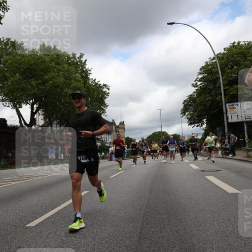29.06.2025 - hella hamburg halbmarathon Yannick Fuchs http://msf.ph/oto/8235546 29.06.2025 10:47:06 20KM 1258, 1482, 1499, 1683, 1783, 2074, 2099, 2208, 2346, 2910, 3059, 3334, 3399, 3999, 4065, 4419, 4587, 4635, 4726, 5077, 5607, 5907, 6198, 6628, 6897, 7232, 7383, 7509, 8273, 8361, 8587, 8651, 9065, 9163, 9537, 10724, 11217, 11588, 11589, 11604, 11689, 11992, 12155, 12482, 12875, 12910, 14323, 14805, 15179, 15430, 15681, 15980, 16467, 16986, 17710, 18249, 18720, 18901, 19208, 19244 meine-sportfotos.de