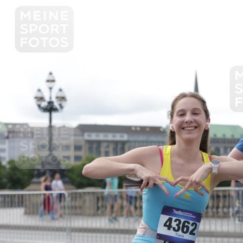 29.06.2025 - hella hamburg halbmarathon Jannik Wohlers http://msf.ph/oto/8235595 29.06.2025 10:28:38 Lombardsbrücke 1869, 2688, 3717, 4161, 4362, 4834, 4982, 5167, 6345, 7169, 8048, 12099, 12404, 12442, 14205, 15143, 15452, 15453, 15952, 15955 meine-sportfotos.de