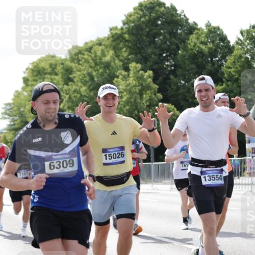 29.06.2025 - hella hamburg halbmarathon Jannik Wohlers http://msf.ph/oto/8235599 29.06.2025 09:53:27 Lombardsbrücke 1098, 2270, 2516, 2823, 2890, 2937, 3004, 4140, 4247, 4949, 5115, 5362, 5532, 5650, 6309, 6388, 6575, 7167, 7385, 7448, 7480, 7734, 8023, 8269, 9030, 9043, 9105, 9633, 10792, 11077, 11936, 12271, 13223, 13225, 13554, 13667, 14415, 14618, 14619, 14730, 14764, 15026, 15611, 15851, 16136, 16466, 16475, 16549, 16624, 16625, 16677, 16766, 17032, 17033, 17363, 17376, 17997, 18249, 18718, 18790, 18873, 19112 meine-sportfotos.de