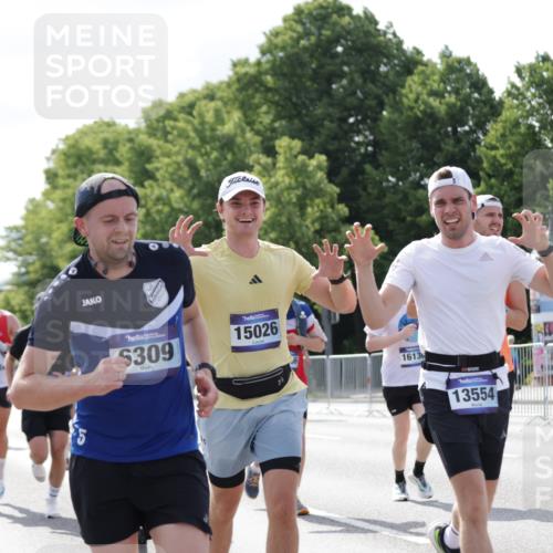 29.06.2025 - hella hamburg halbmarathon Jannik Wohlers http://msf.ph/oto/8235625 29.06.2025 09:53:27 Lombardsbrücke 1098, 2270, 2516, 2823, 2890, 2937, 3004, 4140, 4247, 4949, 5115, 5362, 5532, 5650, 6309, 6388, 6575, 7167, 7385, 7448, 7480, 7734, 8023, 8269, 9030, 9043, 9105, 9633, 10792, 11077, 11936, 12271, 13223, 13225, 13554, 13667, 14415, 14618, 14619, 14730, 14764, 15026, 15611, 15851, 16136, 16466, 16475, 16549, 16624, 16625, 16677, 16766, 17032, 17033, 17363, 17376, 17997, 18249, 18718, 18790, 18873, 19112 meine-sportfotos.de