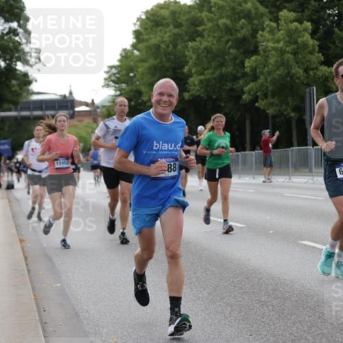 29.06.2025 - hella hamburg halbmarathon Jannik Wohlers http://msf.ph/oto/8235735 29.06.2025 10:28:43 Lombardsbrücke 1869, 2688, 4161, 4362, 4373, 4982, 6345, 7169, 7449, 8048, 10198, 11989, 12099, 12404, 12442, 12958, 13090, 14205, 15952, 15955, 16673, 18414 meine-sportfotos.de