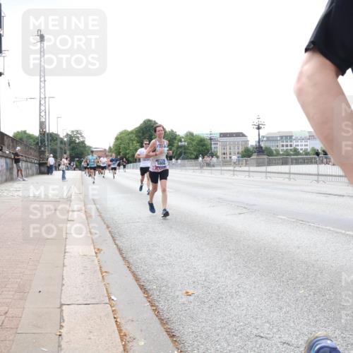 29.06.2025 - hella hamburg halbmarathon Lena Gebhardt http://msf.ph/oto/8235798 29.06.2025 10:09:30 Lombardsbrücke 1147, 1188, 1456, 1483, 1513, 1823, 1838, 2978, 4859, 5806, 5885, 6674, 7187, 8090, 8685, 9297, 9306, 9718, 9988, 10194, 10819, 11067, 11496, 12156, 12255, 12509, 12862, 13210, 13660, 13739, 14736, 15697, 16688, 16918, 17347, 17630, 18440, 18726, 18727, 19166, 19242 meine-sportfotos.de