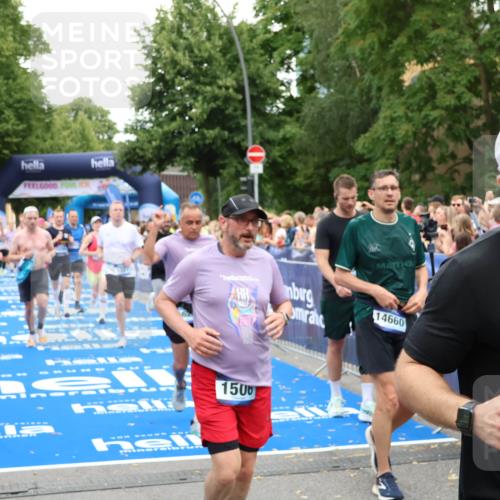 29.06.2025 - hella hamburg halbmarathon Zöllner http://msf.ph/oto/8235875 29.06.2025 10:55:01 Ziel 1327, 3652, 4249, 4616, 4938, 5020, 6433, 6994, 8514, 8698, 10266, 13988, 14638, 14845, 15126, 15156, 15879, 16047, 16623, 16868, 18181, 18325 meine-sportfotos.de