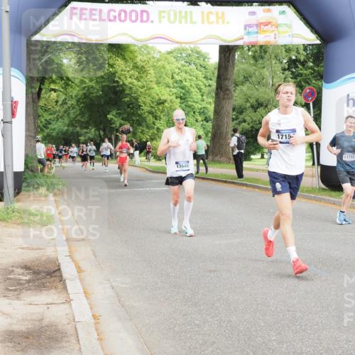29.06.2025 - hella hamburg halbmarathon MichiJ http://msf.ph/oto/8235959 29.06.2025 10:27:06 Zwischen KM18-KM19 1710, 2745, 12137, 13755, 14688, 17154, 17646, 17726 meine-sportfotos.de