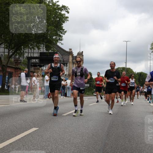 29.06.2025 - hella hamburg halbmarathon Yannick Fuchs http://msf.ph/oto/8236039 29.06.2025 10:47:08 20KM 1061, 1258, 1499, 1683, 1706, 1783, 2074, 2099, 2208, 2346, 2910, 3059, 3334, 3399, 3999, 4065, 4419, 4587, 4635, 5077, 5607, 5907, 6198, 6628, 6897, 7232, 7383, 7509, 8273, 8361, 8587, 8651, 9065, 9163, 9537, 10724, 11217, 11588, 11589, 11604, 11689, 11992, 12155, 12413, 12482, 12490, 12875, 12910, 14323, 14805, 15126, 15179, 15430, 15681, 15980, 16467, 16538, 16986, 18249, 18720, 18901, 19208, 19244 meine-sportfotos.de