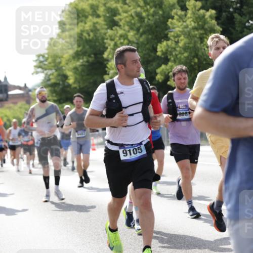 29.06.2025 - hella hamburg halbmarathon Jannik Wohlers http://msf.ph/oto/8236116 29.06.2025 09:53:35 Lombardsbrücke 1098, 1119, 1413, 1424, 1476, 1902, 2270, 2516, 2823, 4235, 4237, 4949, 5115, 5528, 6198, 6309, 6575, 7167, 7734, 8023, 8269, 8928, 9030, 9043, 9105, 9482, 9619, 10792, 11077, 11848, 11936, 12084, 12679, 12706, 12724, 13223, 13225, 13297, 13554, 14415, 14541, 14730, 15026, 15365, 15611, 15784, 15950, 16081, 16136, 16466, 16475, 16549, 16624, 16625, 16677, 17033, 17363, 17376, 17451, 17864, 17997, 18249, 18718, 18790, 18873, 19112 meine-sportfotos.de